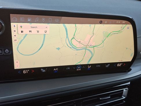 New 2025 Chevrolet Traverse LT w/ Driver Confidence Package image 17