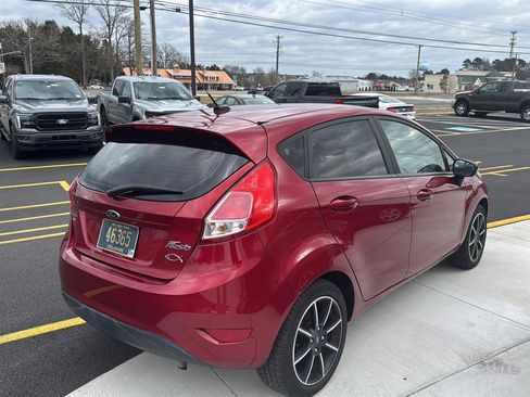 Used 2017 Ford Fiesta SE w/ Cold Weather Package image 9