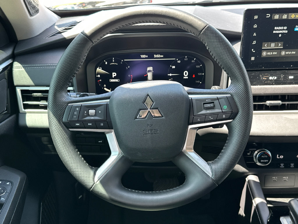 Used 2025 Mitsubishi Outlander SE FWD image 25