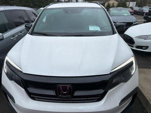 Used 2022 Honda Pilot Sport image 2