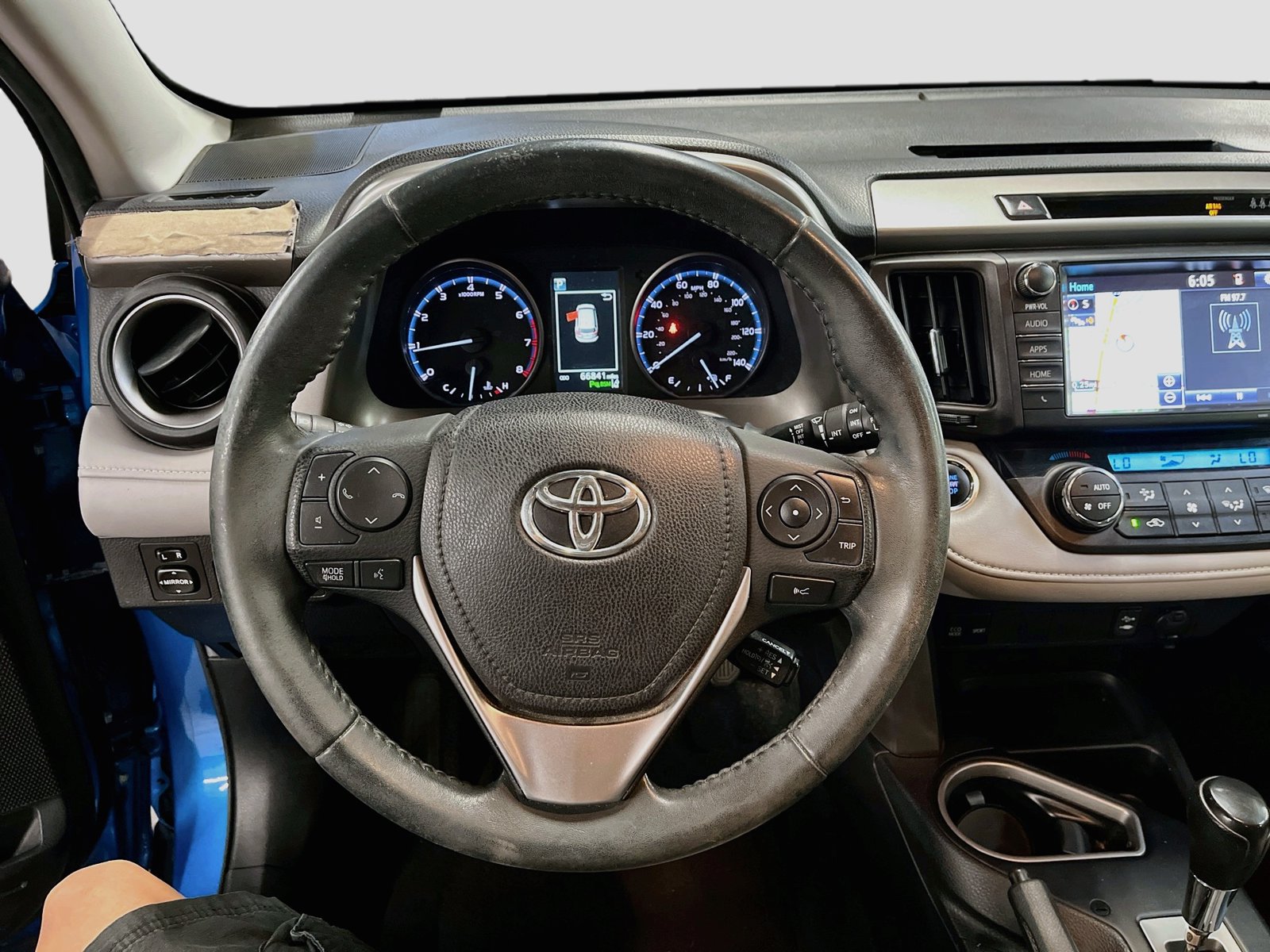 Used 2017 Toyota RAV4 XLE FWD image 11