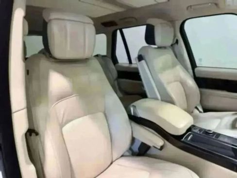 Used 2020 Land Rover Range Rover Autobiography image 28