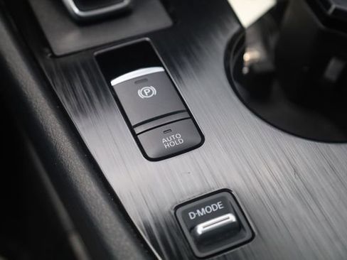 Used 2025 Nissan Rogue SV FWD image 20