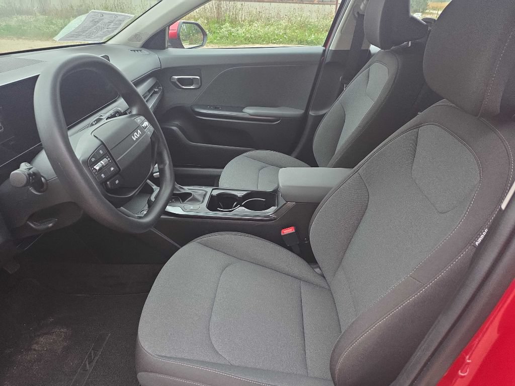 Used 2025 Kia K4 FWD image 12