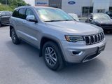 Used 2017 Jeep Grand Cherokee Limited w/ Luxury Group II image 3