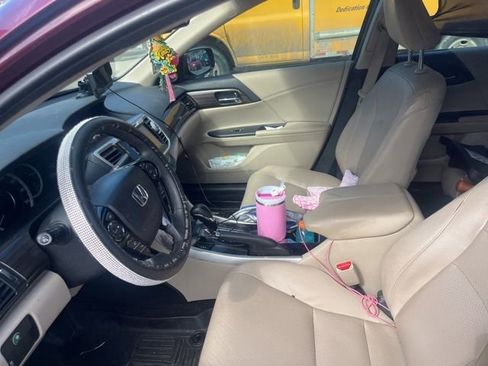 Certified 2017 Honda Accord EX-L image 3