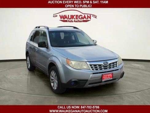 Used 2012 Subaru Forester 2.5X Premium w/ Popular Pkg 3 AWD/4WD image 3
