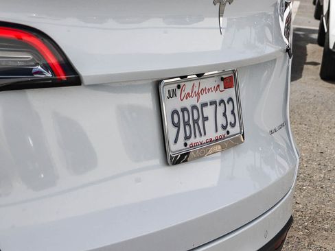 Used 2022 Tesla Model Y Long Range AWD/4WD image 12