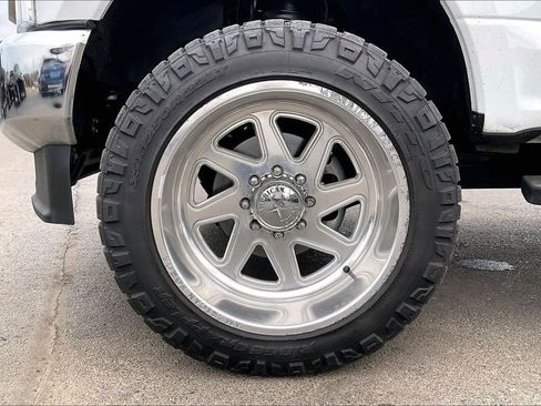 Used 2022 Ford F250 Lariat w/ Lariat Ultimate Package image 2