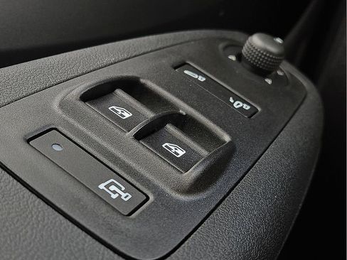 New 2026 RAM ProMaster 3500 w/ Premium Convenience Group image 16