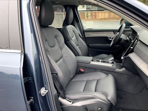 New 2026 Volvo XC90 B6 Ultra w/ Protection Package image 32