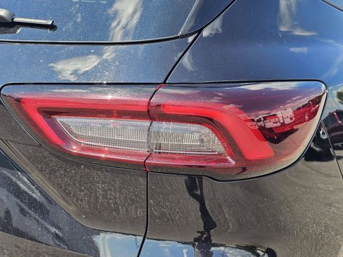 Used 2025 Ford Escape Active AWD/4WD image 9