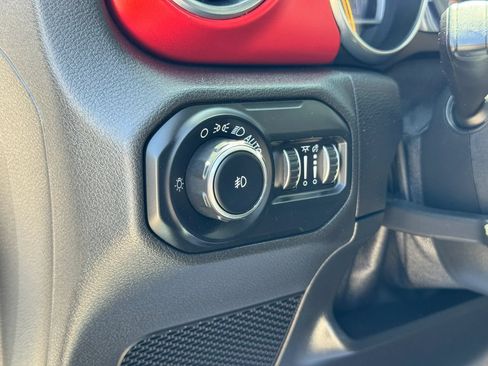 Used 2020 Jeep Wrangler Unlimited Rubicon AWD/4WD image 17