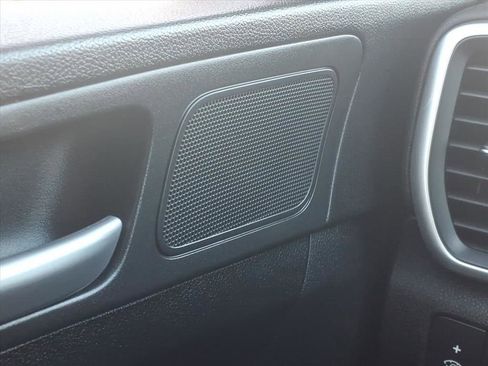 Used 2019 Kia Sportage LX image 25