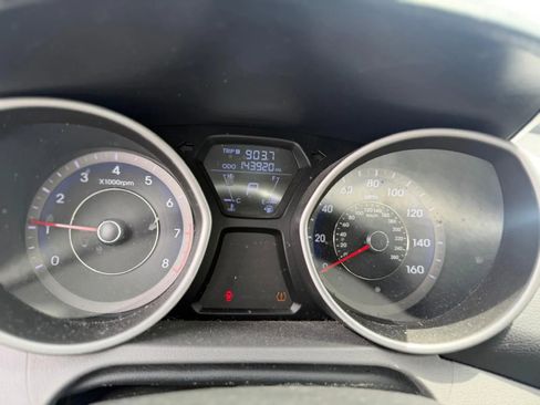 Used 2013 Hyundai Elantra GLS w/ Preferred Pkg FWD image 13