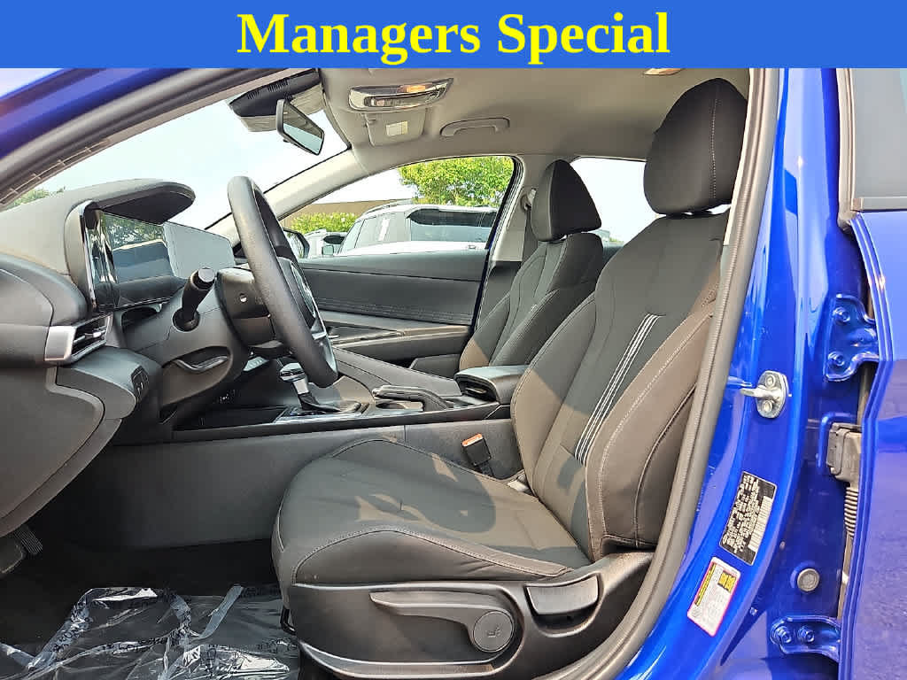 Used 2024 Hyundai Elantra SEL FWD image 12