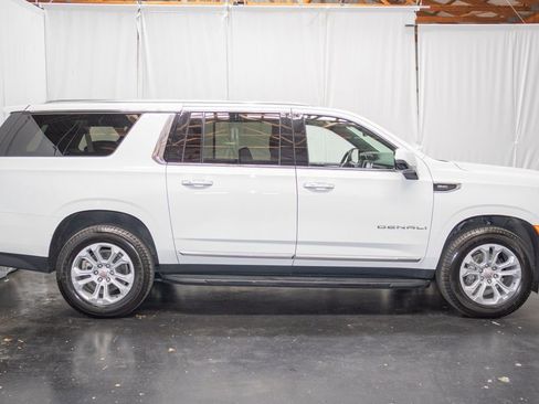 Certified 2024 GMC Yukon XL Denali AWD/4WD image 4