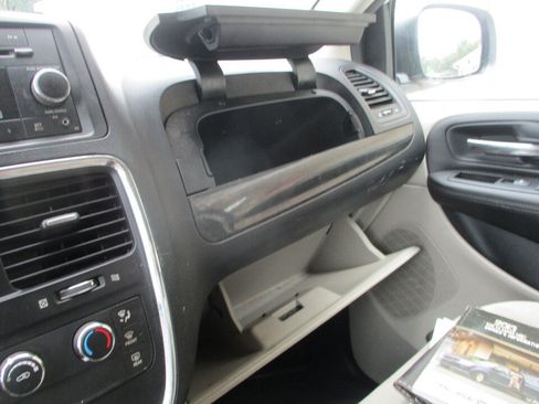 Used 2013 RAM C/V Tradesman FWD image 36