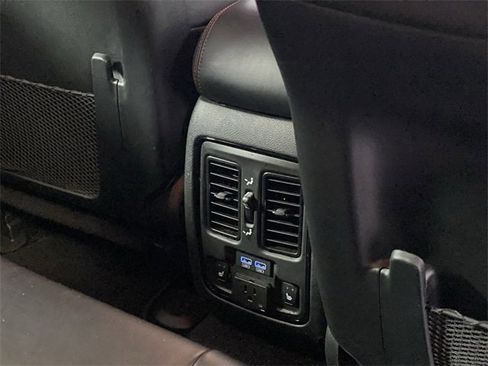 Used 2024 Dodge Durango GT image 28