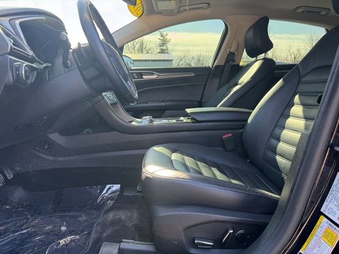 Used 2017 Ford Fusion SE w/ Equipment Group 202A image 14