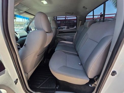 Used 2014 Toyota Tacoma 4x4 Double Cab image 25