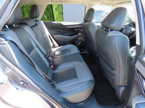 Used 2025 Subaru Outback Onyx Edition AWD/4WD image 29