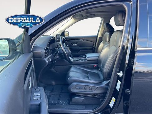 Used 2023 Honda Pilot Touring image 11