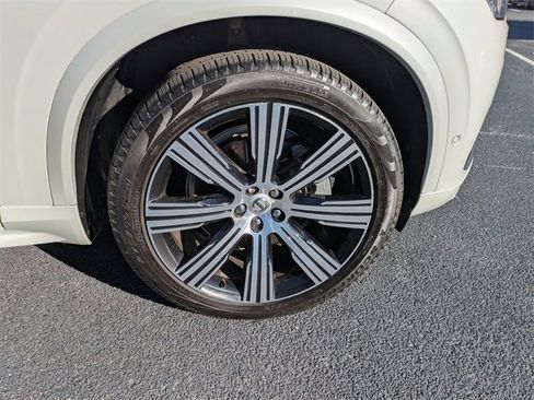 Used 2022 Volvo XC90 T6 Inscription w/ Advanced Package image 12