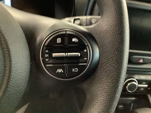 Certified 2025 Kia Soul LX w/ LX Technology Package FWD image 19