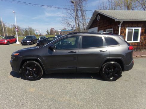 Used 2017 Jeep Cherokee High Altitude image 12