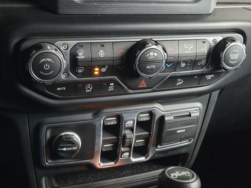 Certified 2020 Jeep Wrangler Unlimited Sport AWD/4WD image 10