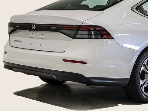 Used 2024 Honda Accord EX image 6