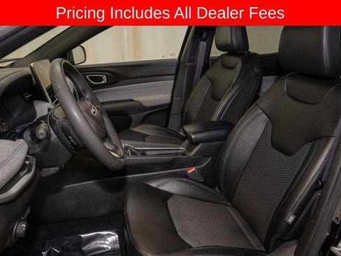 Used 2024 Jeep Compass Latitude AWD/4WD image 10