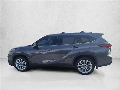 Used 2022 Toyota Highlander Limited image 8