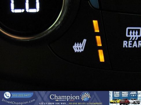 Used 2022 Chevrolet Traverse RS FWD image 9
