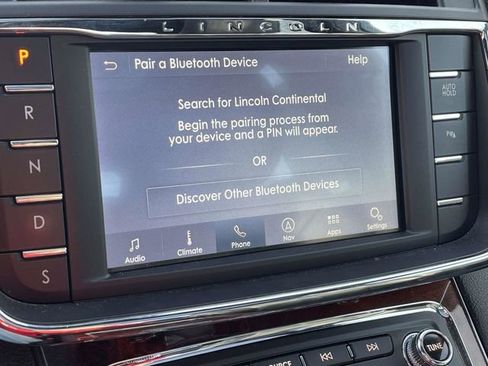 Used 2020 Lincoln Continental AWD w/ Premium Package image 24