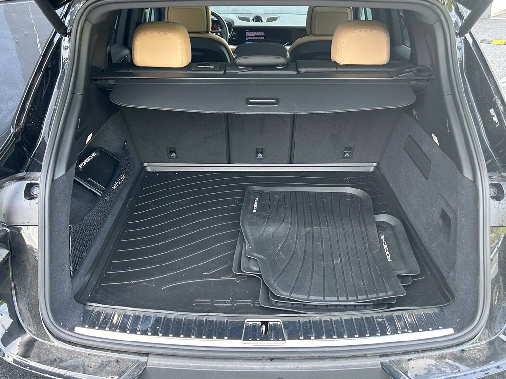 Certified 2026 Porsche Cayenne AWD/4WD image 28