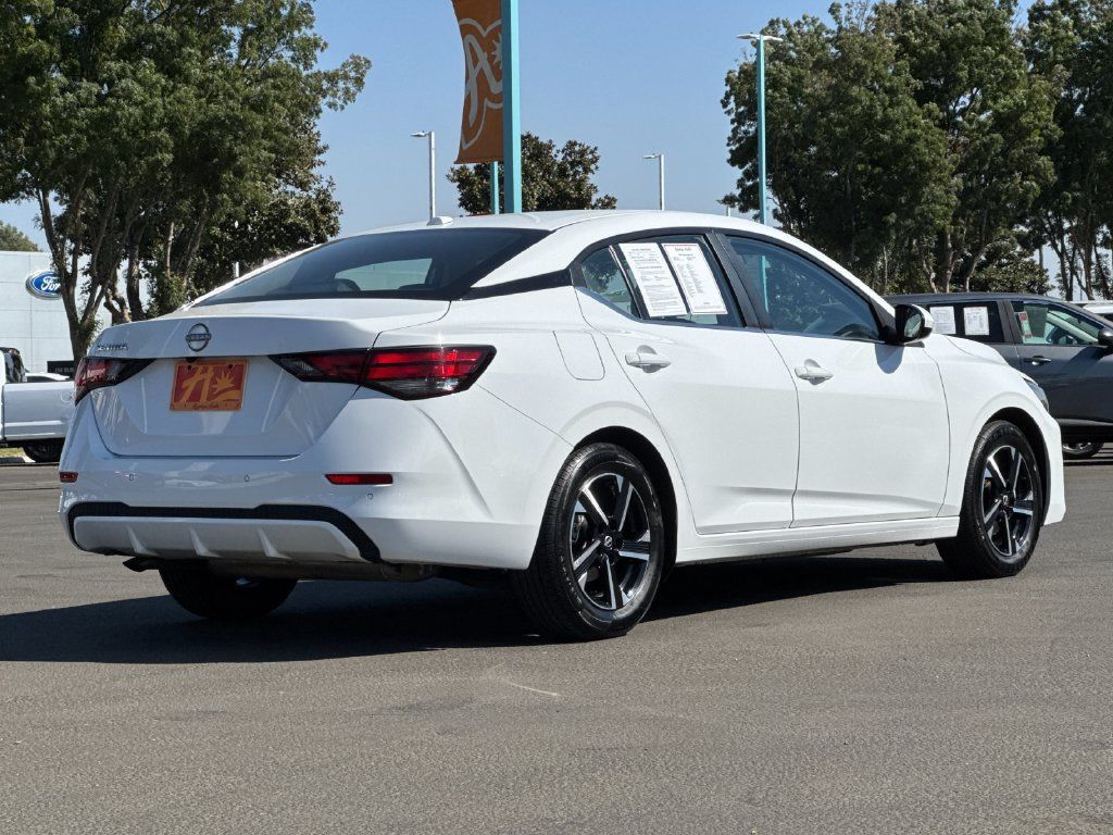 Used 2025 Nissan Sentra SV FWD image 5