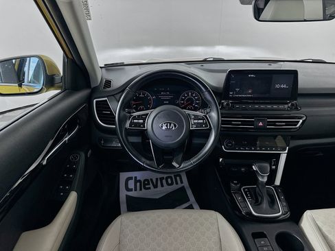 Used 2021 Kia Seltos SX w/ SX Sunroof Package AWD/4WD image 24