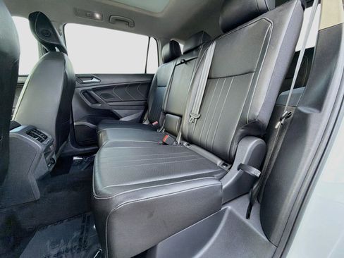 Certified 2024 Volkswagen Tiguan SE w/ Panoramic Sunroof Package FWD image 23