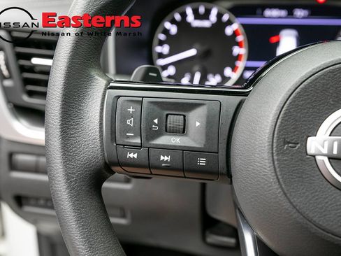 Used 2023 Nissan Rogue SV AWD/4WD image 15