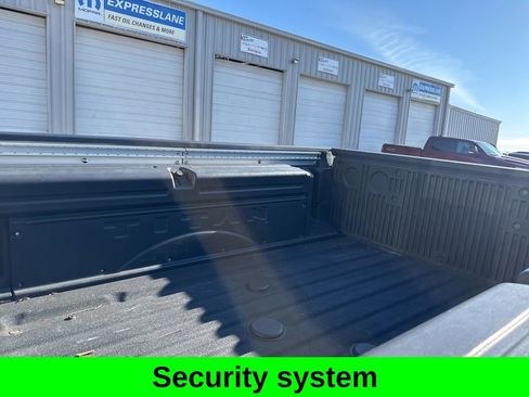 Used 2024 Nissan Titan PRO-4X w/ Pro-4x Convenience Package image 12