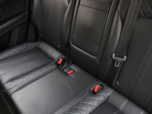 Used 2017 Bentley Bentayga image 74