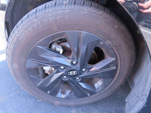 Used 2022 Hyundai Elantra SEL w/ Convenience Package FWD image 15