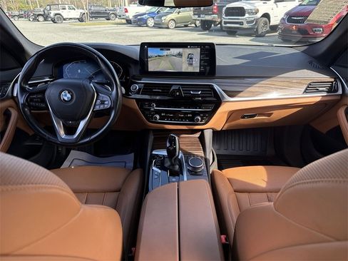 Used 2021 BMW 530i xDrive w/ Convenience Package image 25
