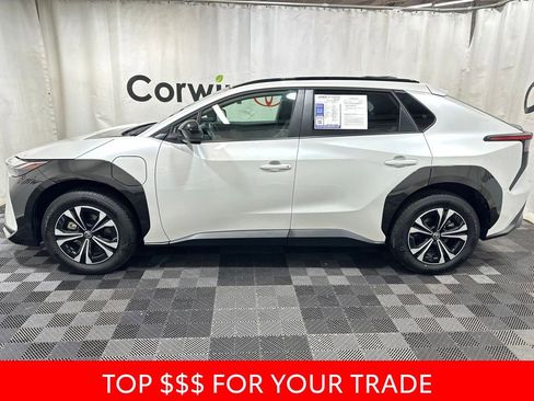 Used 2024 Toyota bZ4X XLE w/ Weather Package image 2