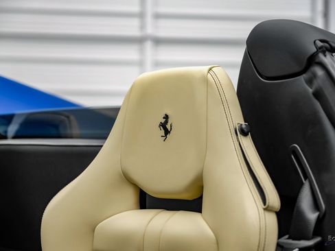 Used 2023 Ferrari F8 Tributo RWD image 49