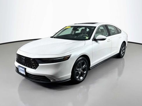 Used 2023 Honda Accord EX image 3