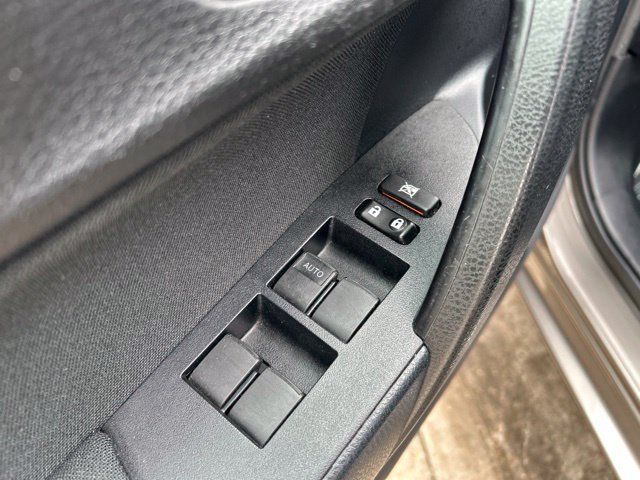 Used 2017 Toyota Corolla LE w/ Carpet Mat Package (TMS) FWD image 12