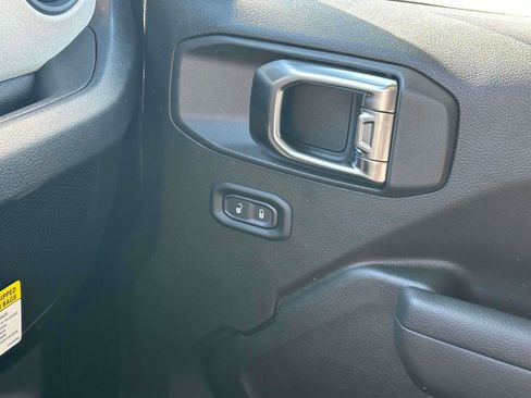 New 2026 Jeep Gladiator Sport AWD/4WD image 28